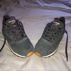 Classic Reebok’s Size 7
